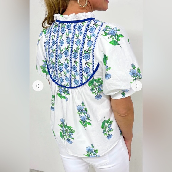 Entro White and Blue Floral Blouse NWT - Picture 3 of 8